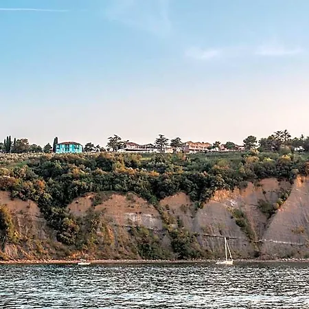 Cliff Belvedere Hotell